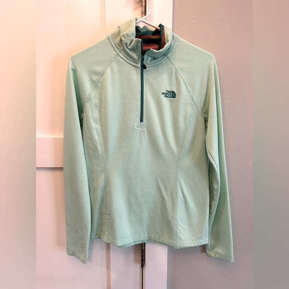 The North Face 1/2 Zip - Picture 1 of 3